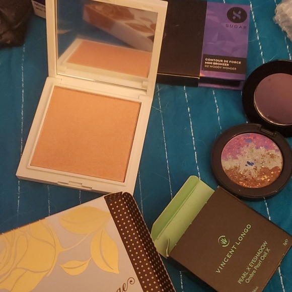 Beauty Bundle: Lilly Lashes, Bite, Vintage, DermaE - Picture 5 of 5